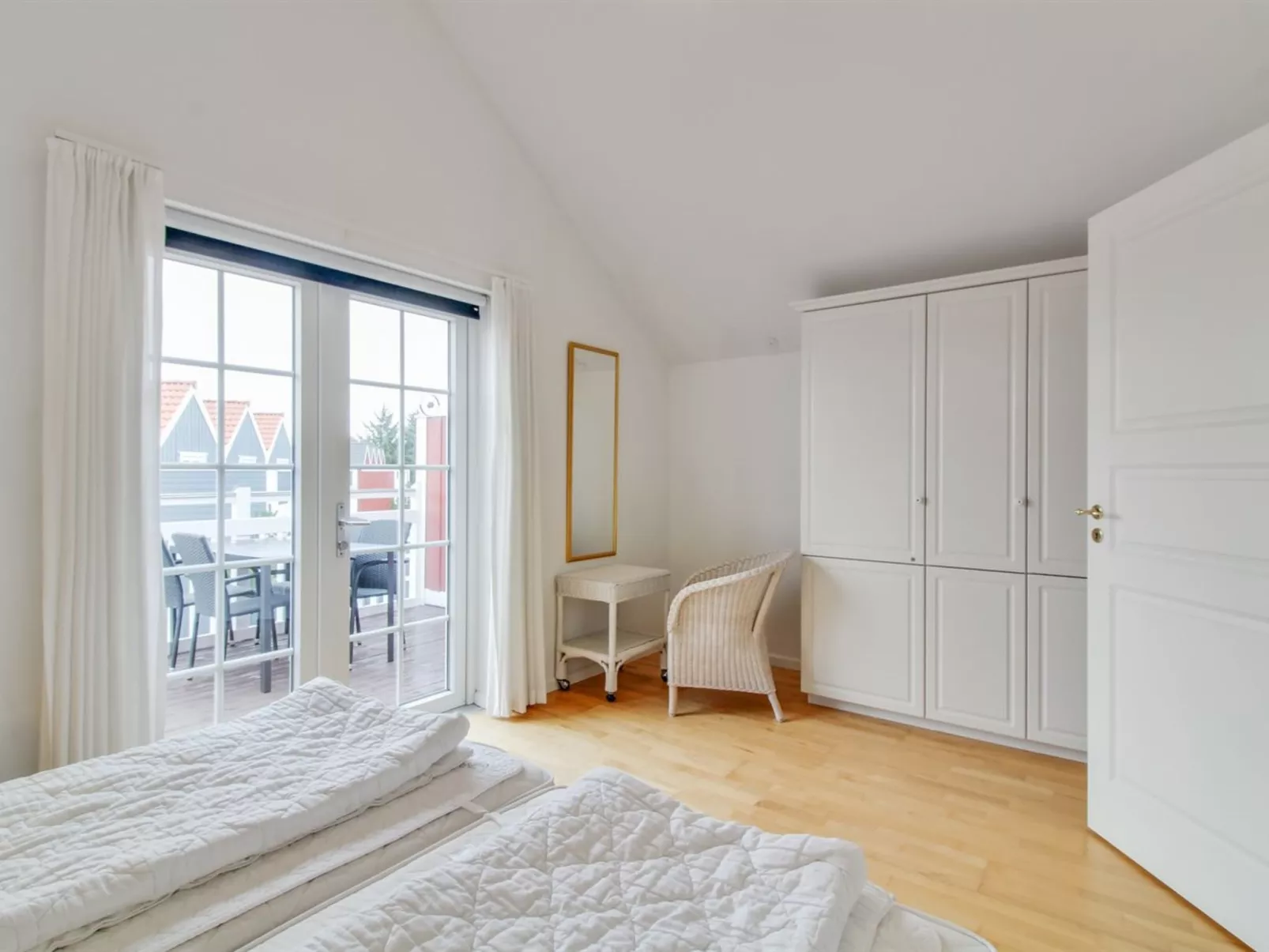 "Guthir" - 1.2km from the sea-Inside