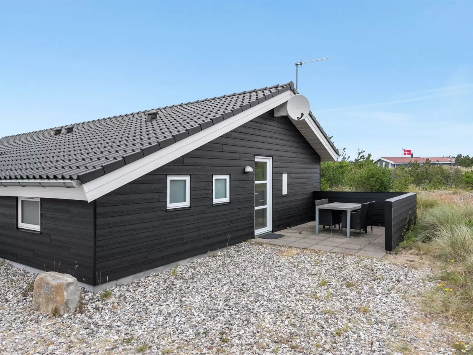 "Mavis" - 800m from the sea-Outside