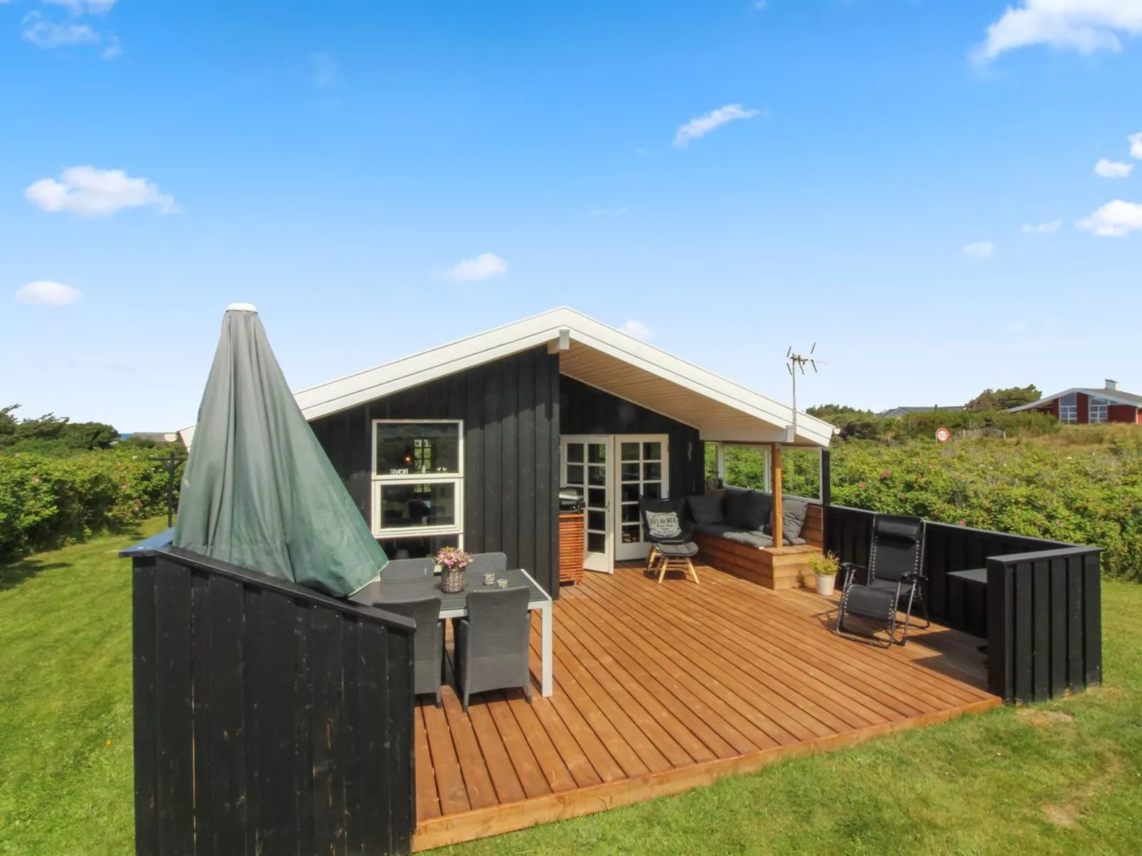 "Myriam" - 200m from the sea-Draußen