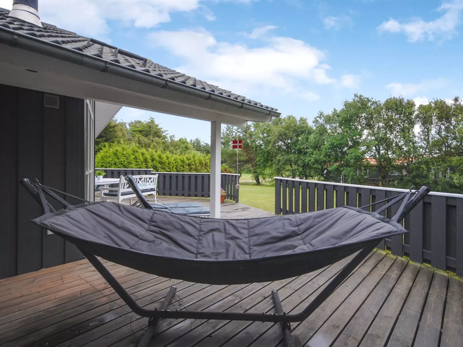 "Evelina" - 150m to the fjord-Outside