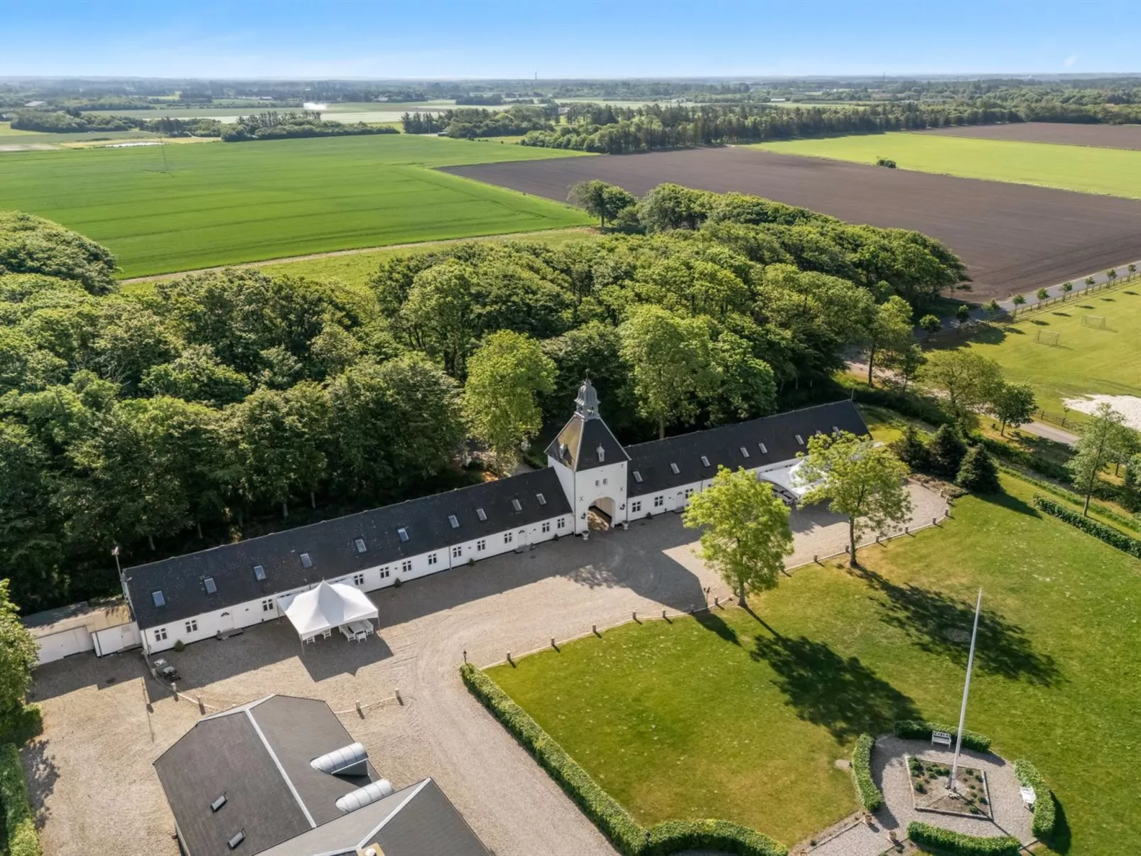 "Eini" - 4.5km from the sea-Outside