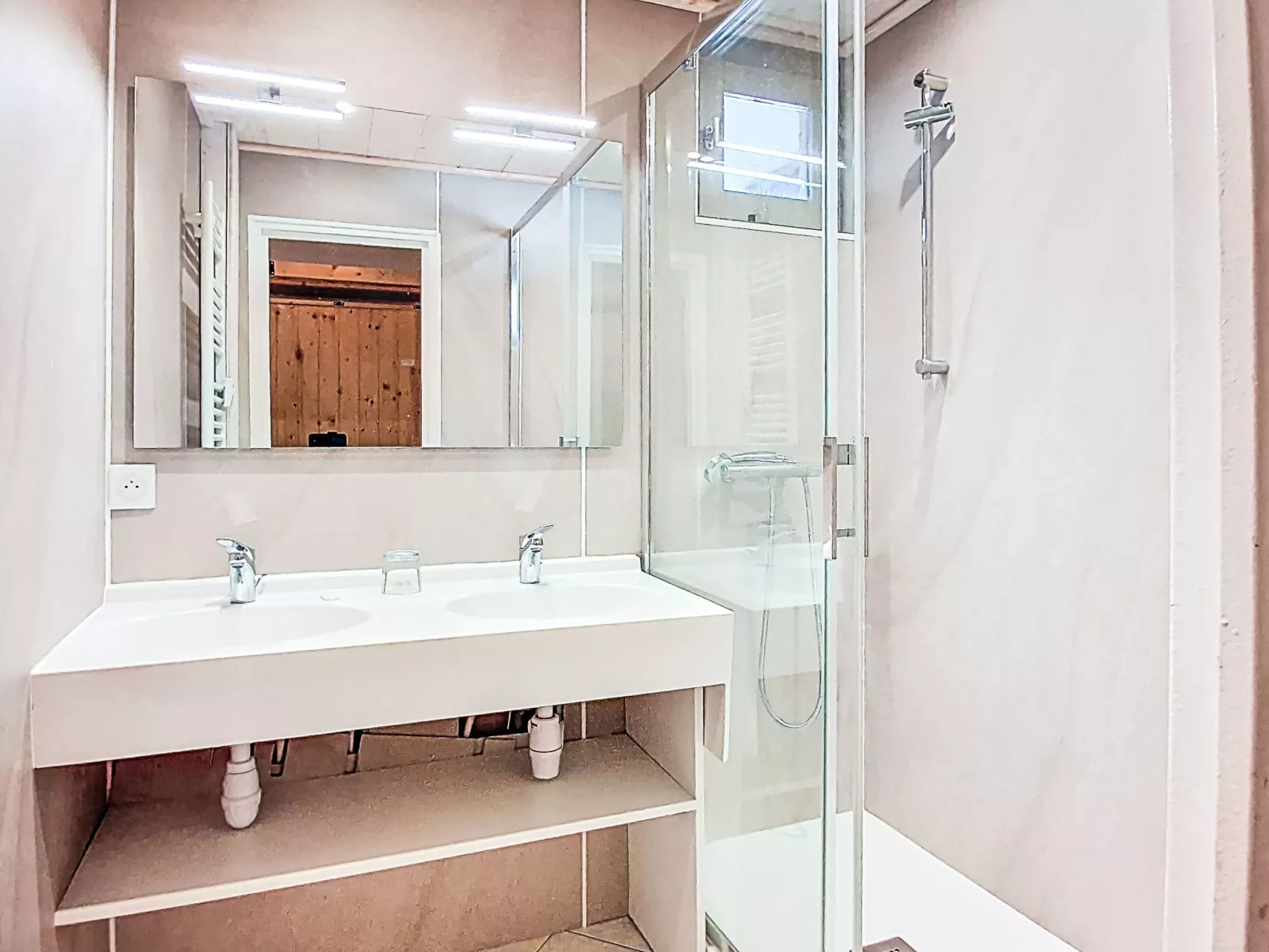 Le Pramecou (Val Claret)-Inside