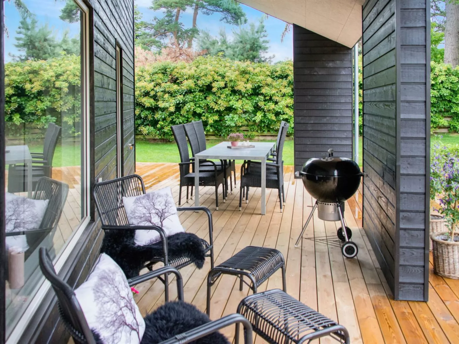 "Dorthie" - 800m from the sea-Outside