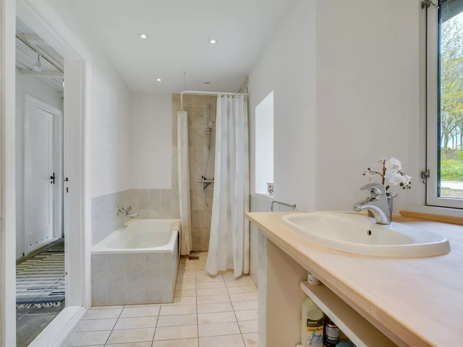 "Nella" - 1.2km from the sea-Inside