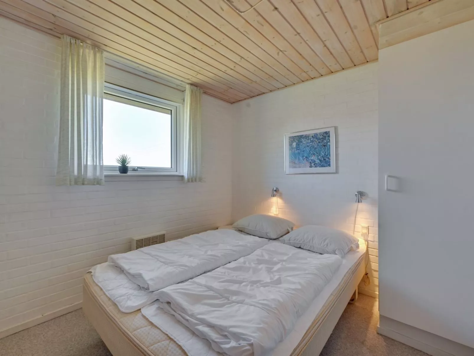 "Nanette" - 300m to the fjord-Dedans