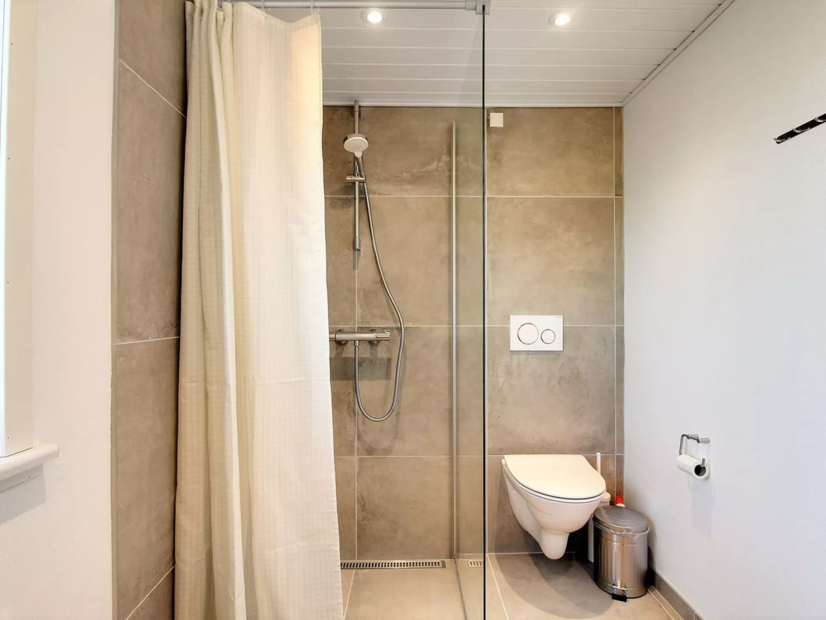 "Ute" - 200m from the sea-Inside