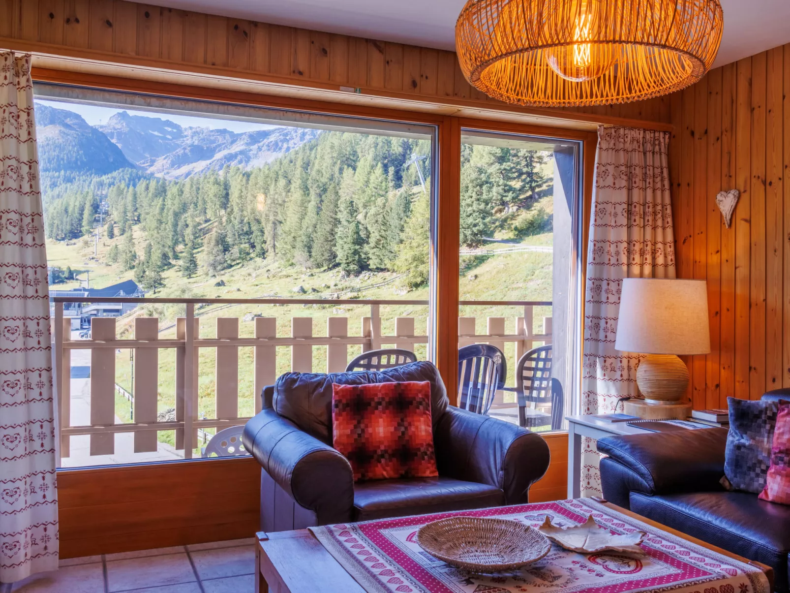 Dents Rousses B4-Dedans