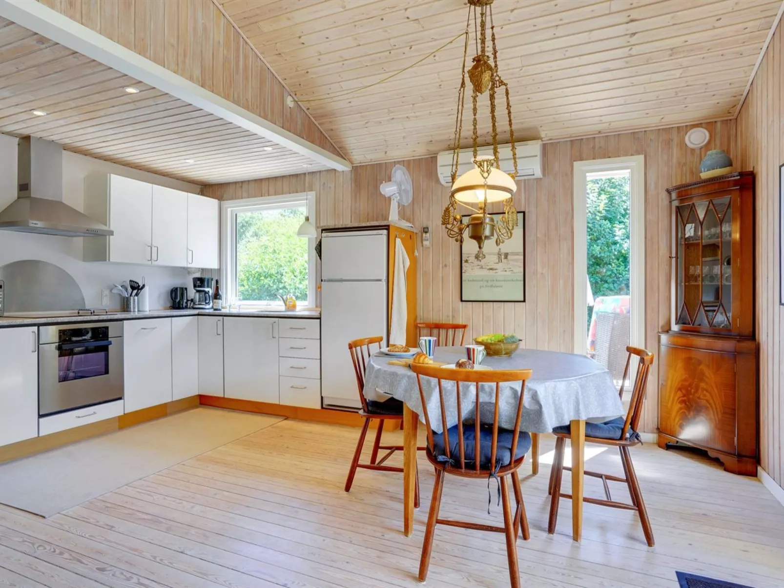 "Mile" - 260m from the sea-Inside