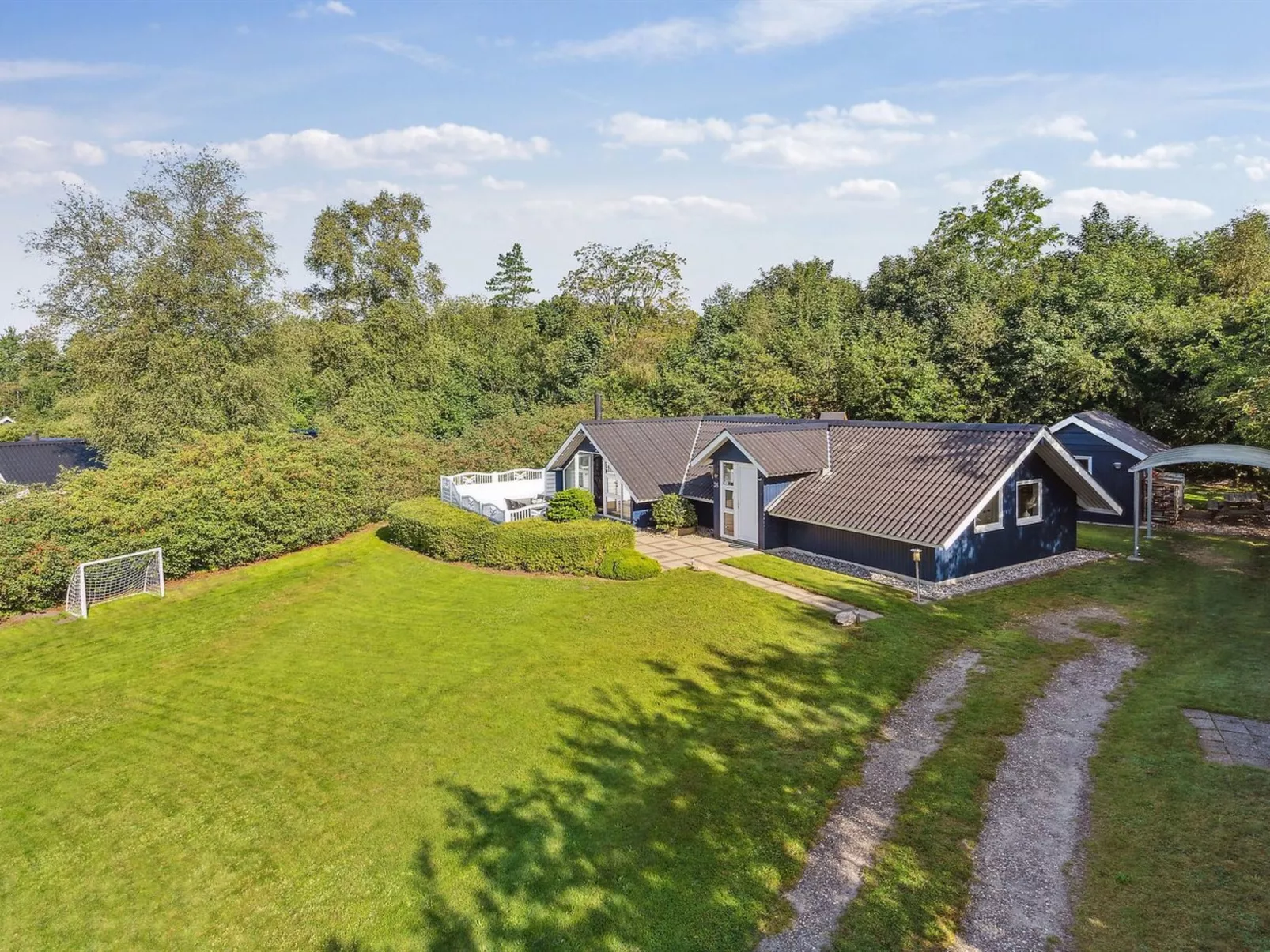 "Ines" - 25km from the sea-Outside