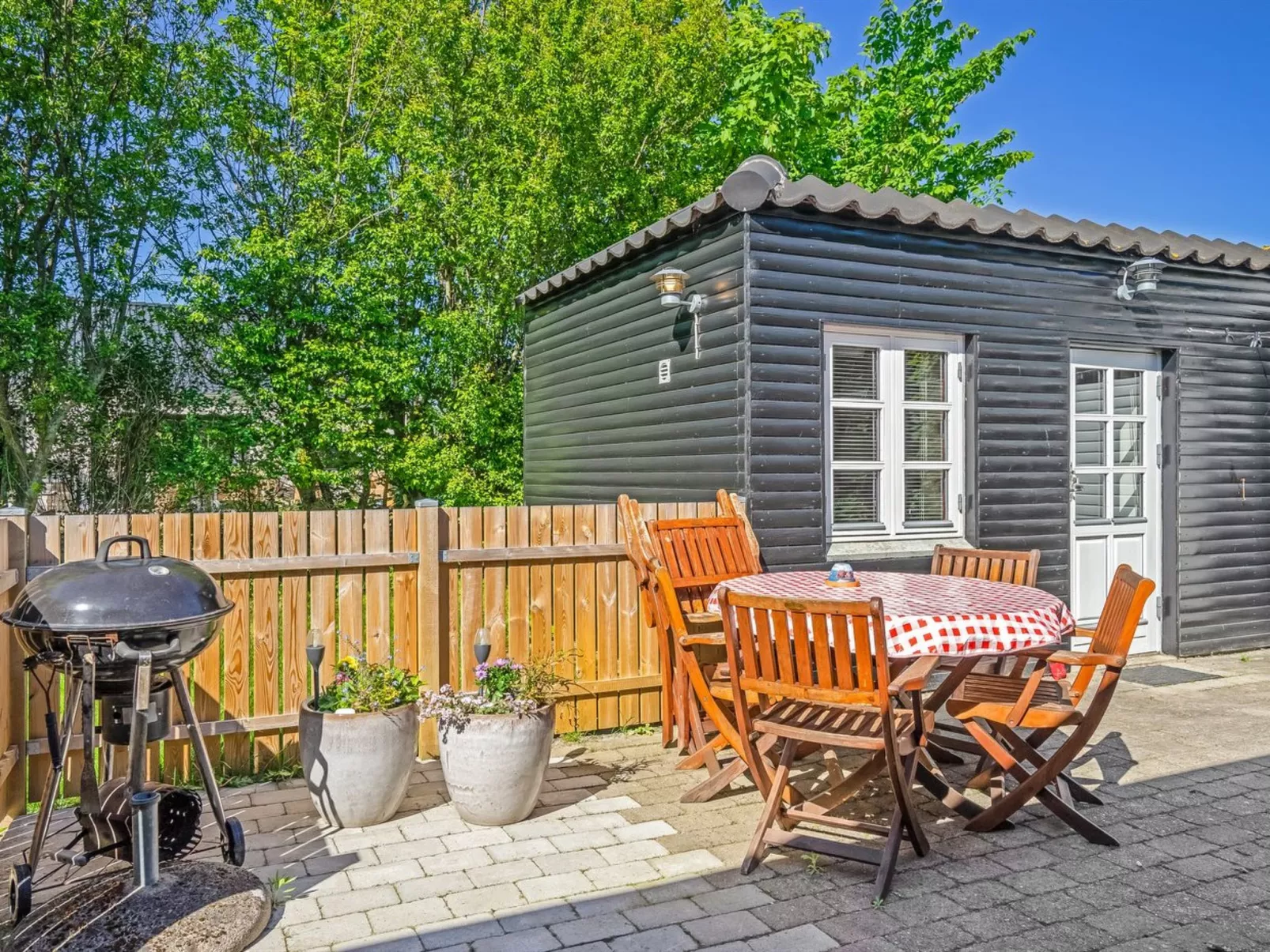 "Gunhil" - 200m from the sea