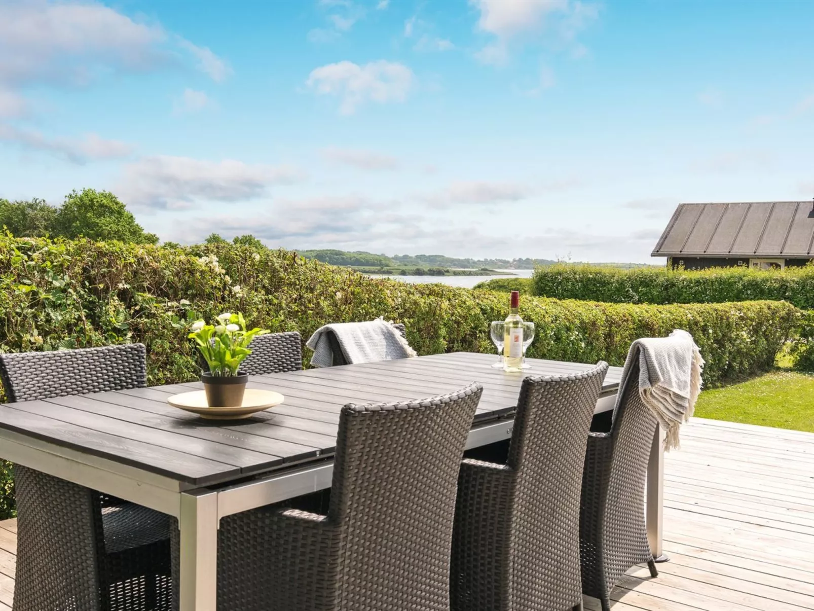 "Ølwir" - 400m to the fjord-Dehors