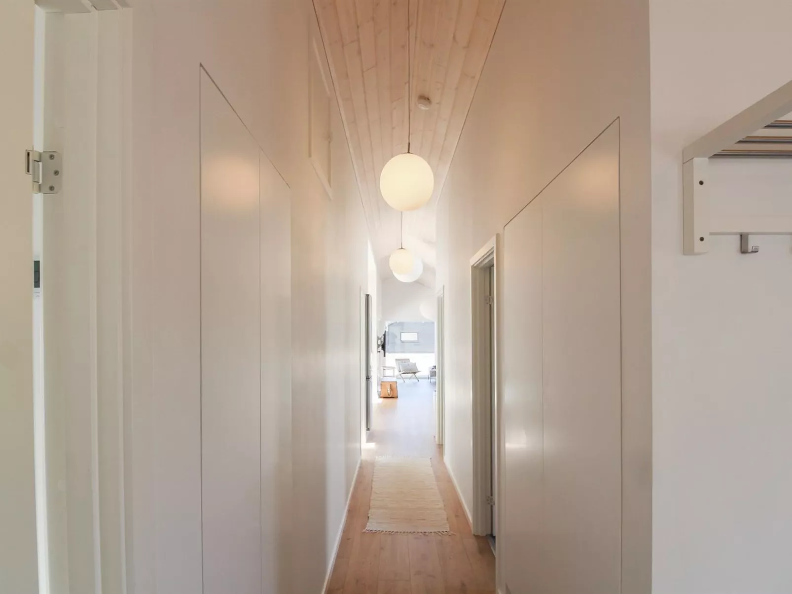 "Oke" - 350m from the sea-Drinnen