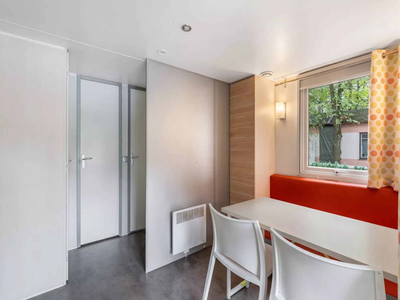 Sunset Terrace-Inside