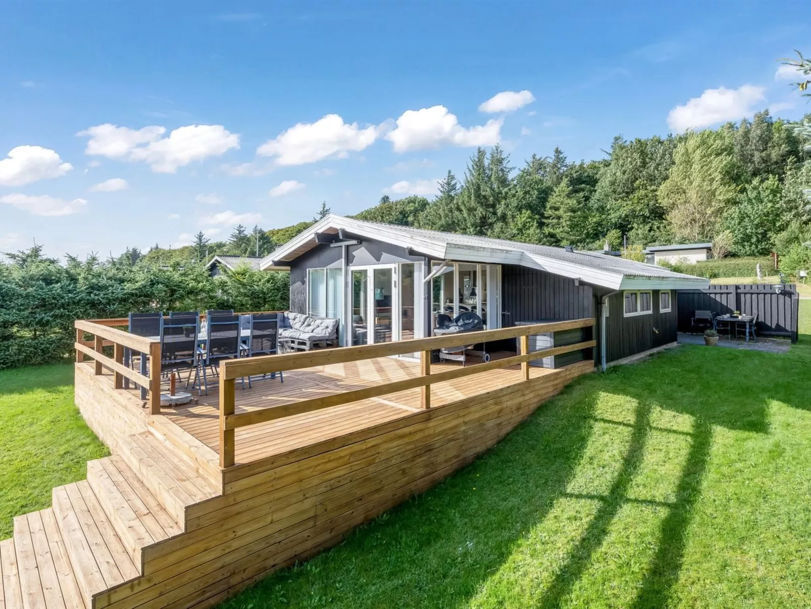 "Matilde" - 400m to the fjord-Outside