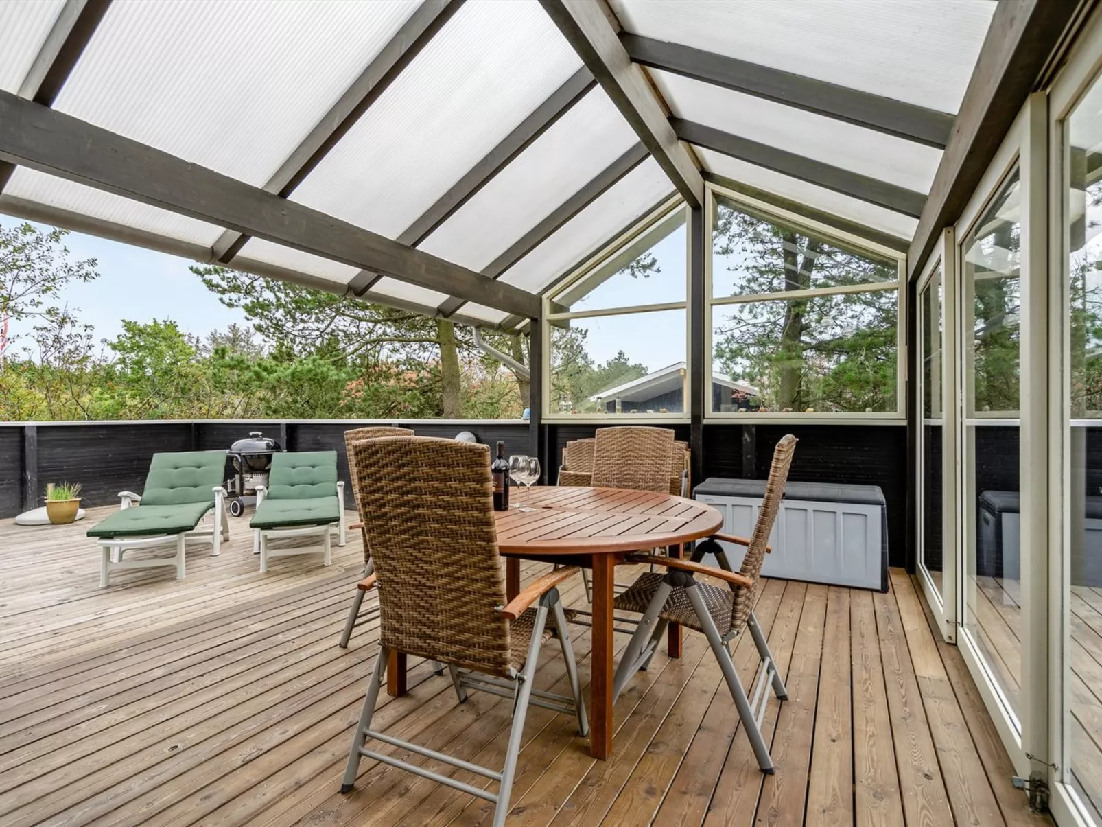 "Medard" - 2km from the sea-Outside