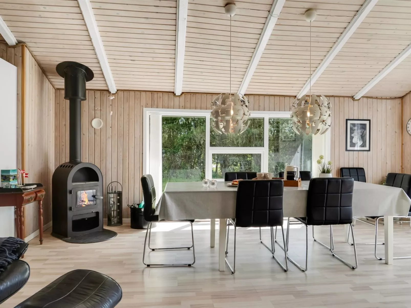 "Aja" - 900m from the sea-Drinnen