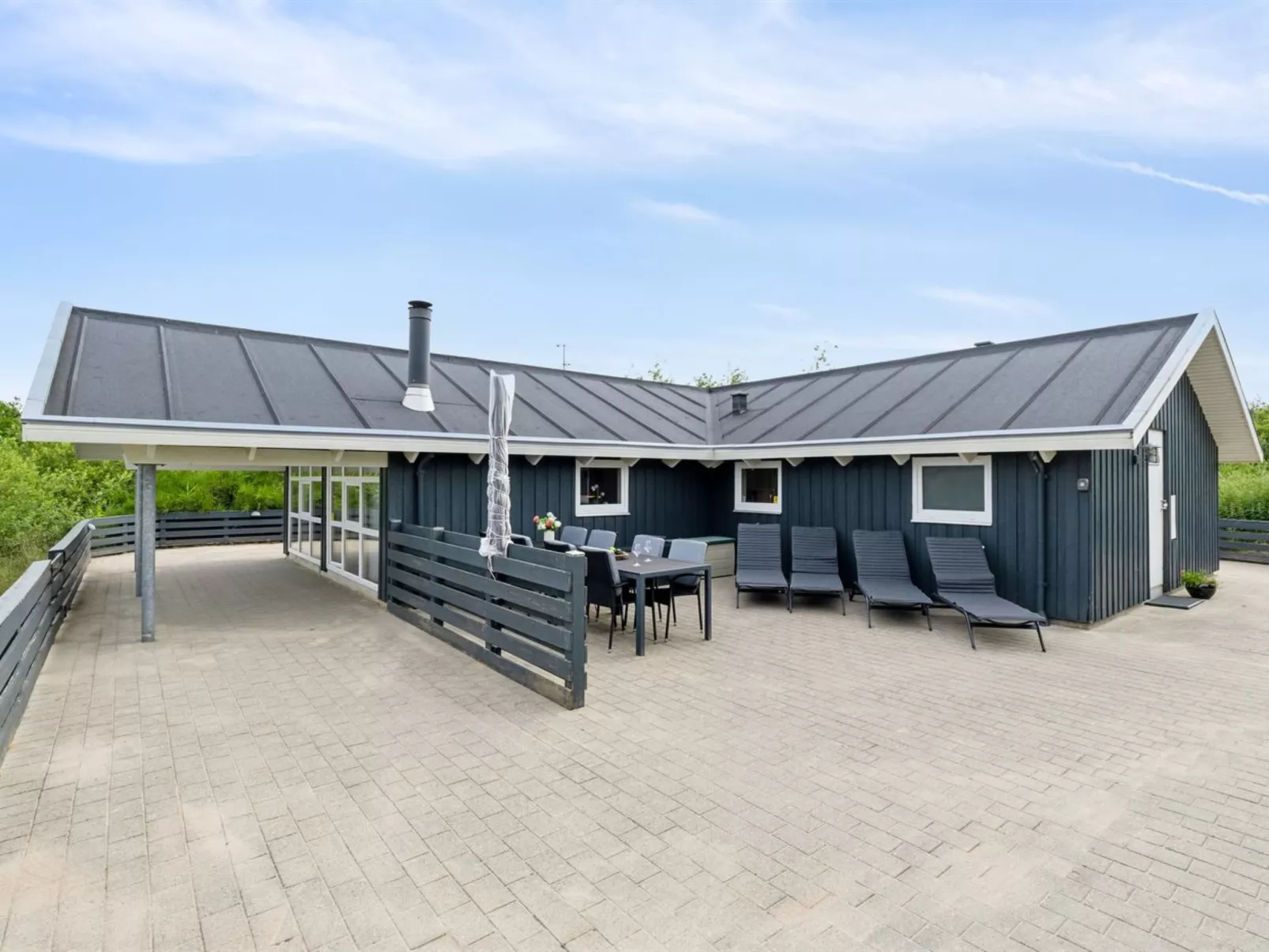 "Spurv" - 1.8km from the sea-Outside