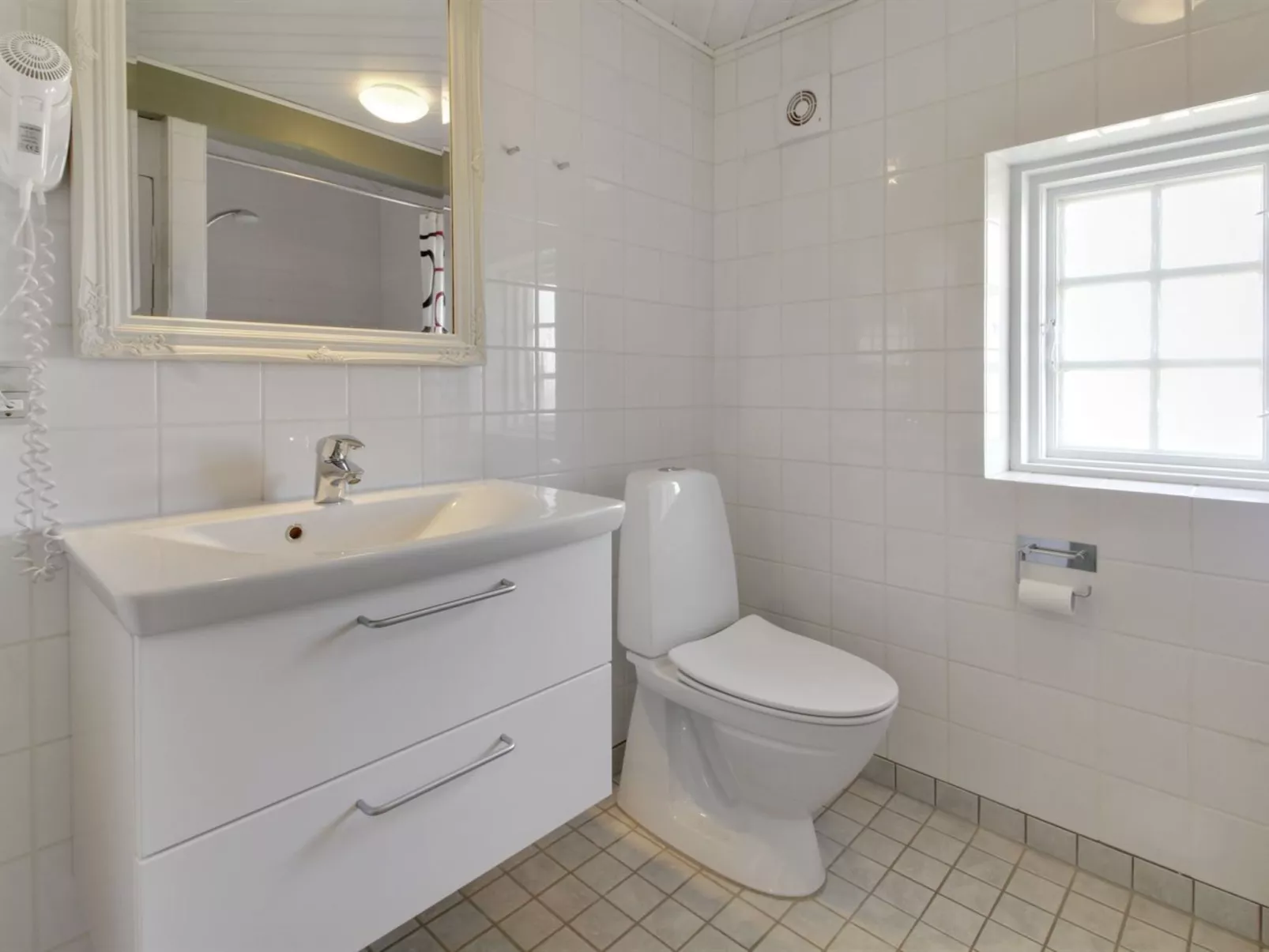 "Ingulf" - 18km from the sea-Inside