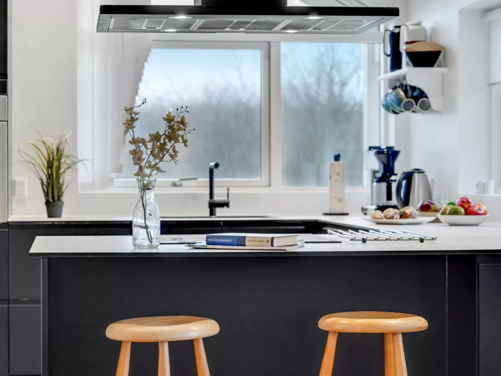 "Ano" - 950m from the sea-Inside