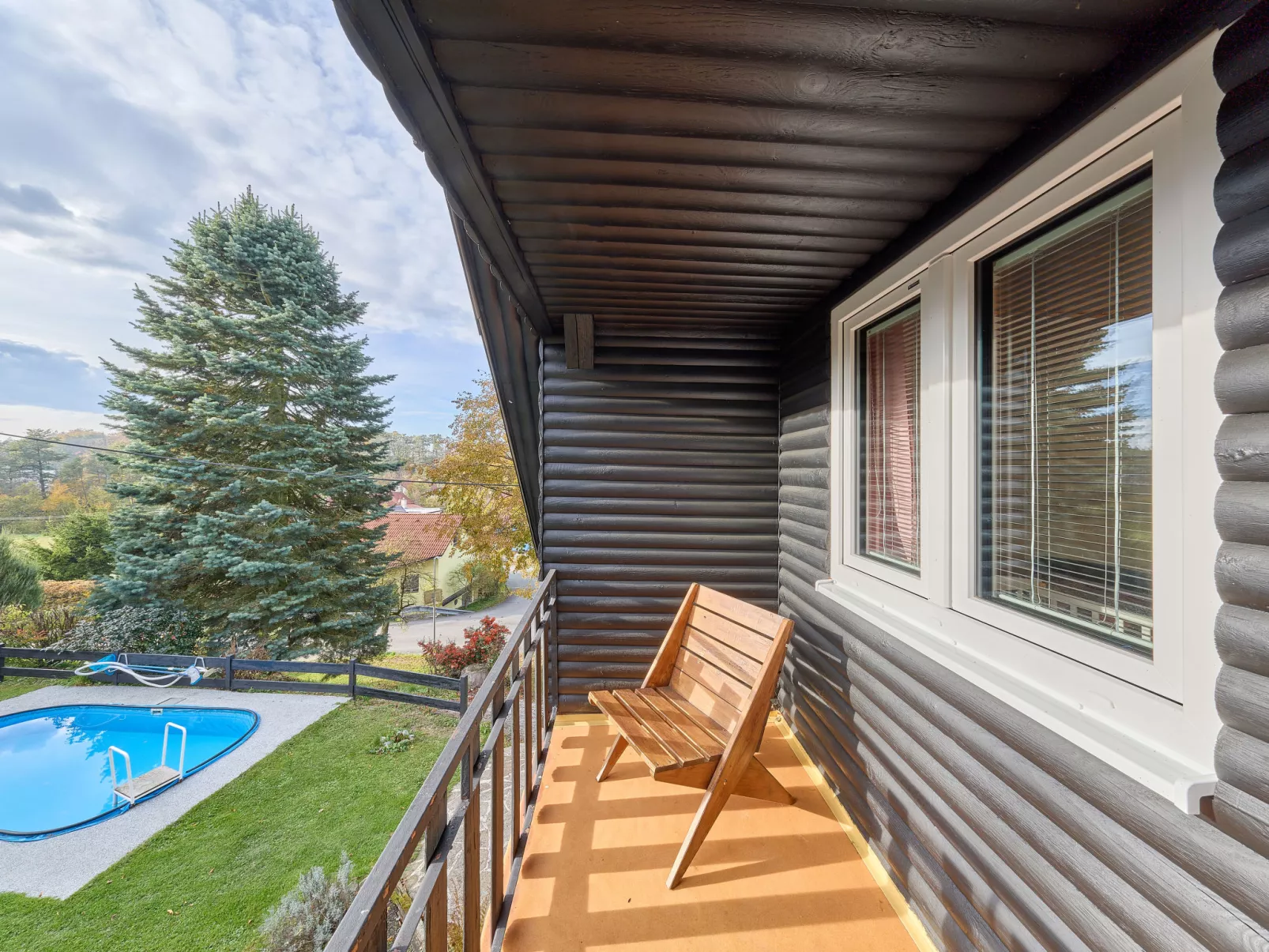 Leisure Lounge & Pool-Outside