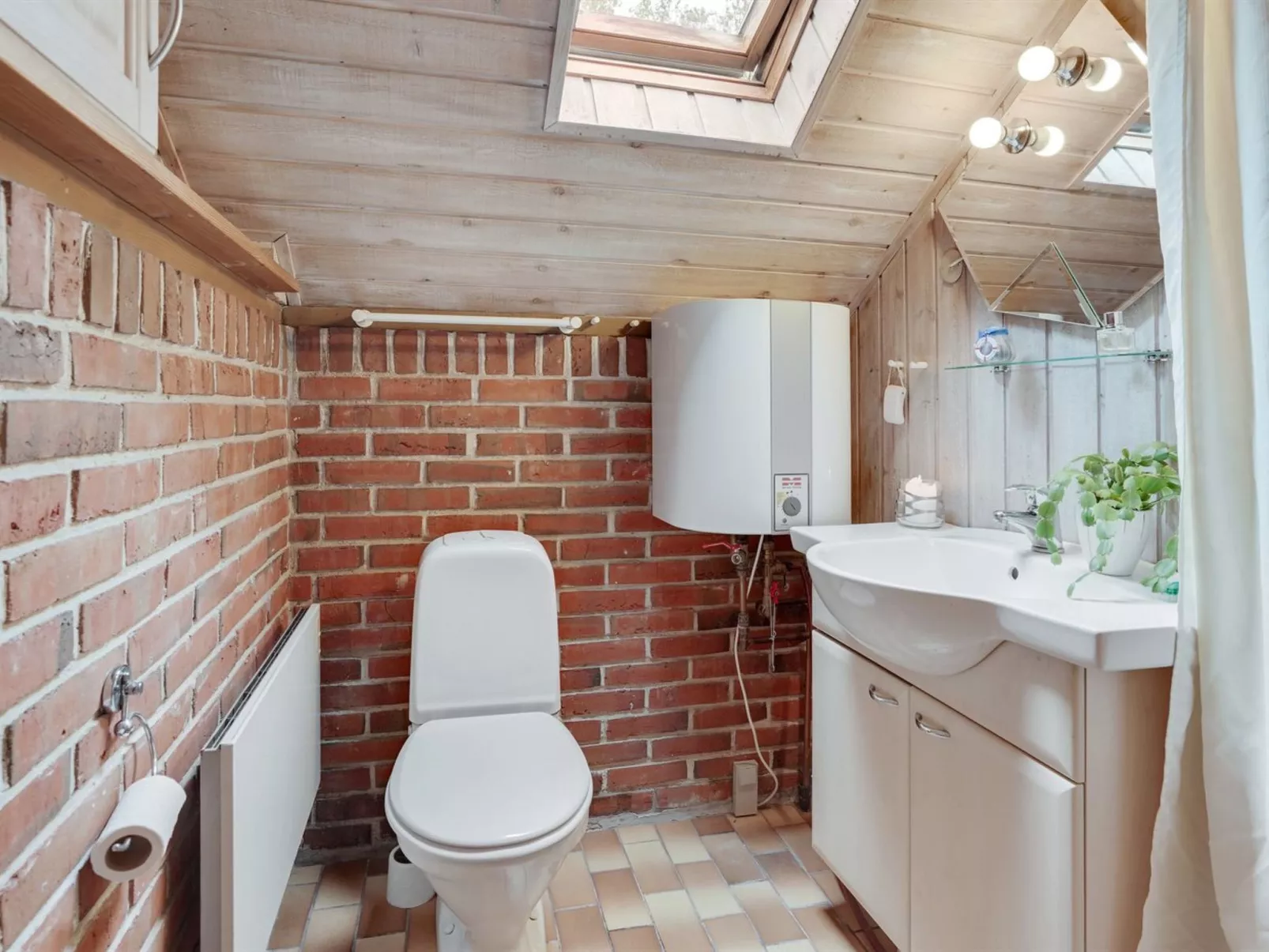 "Yonna" - 400m from the sea-Drinnen