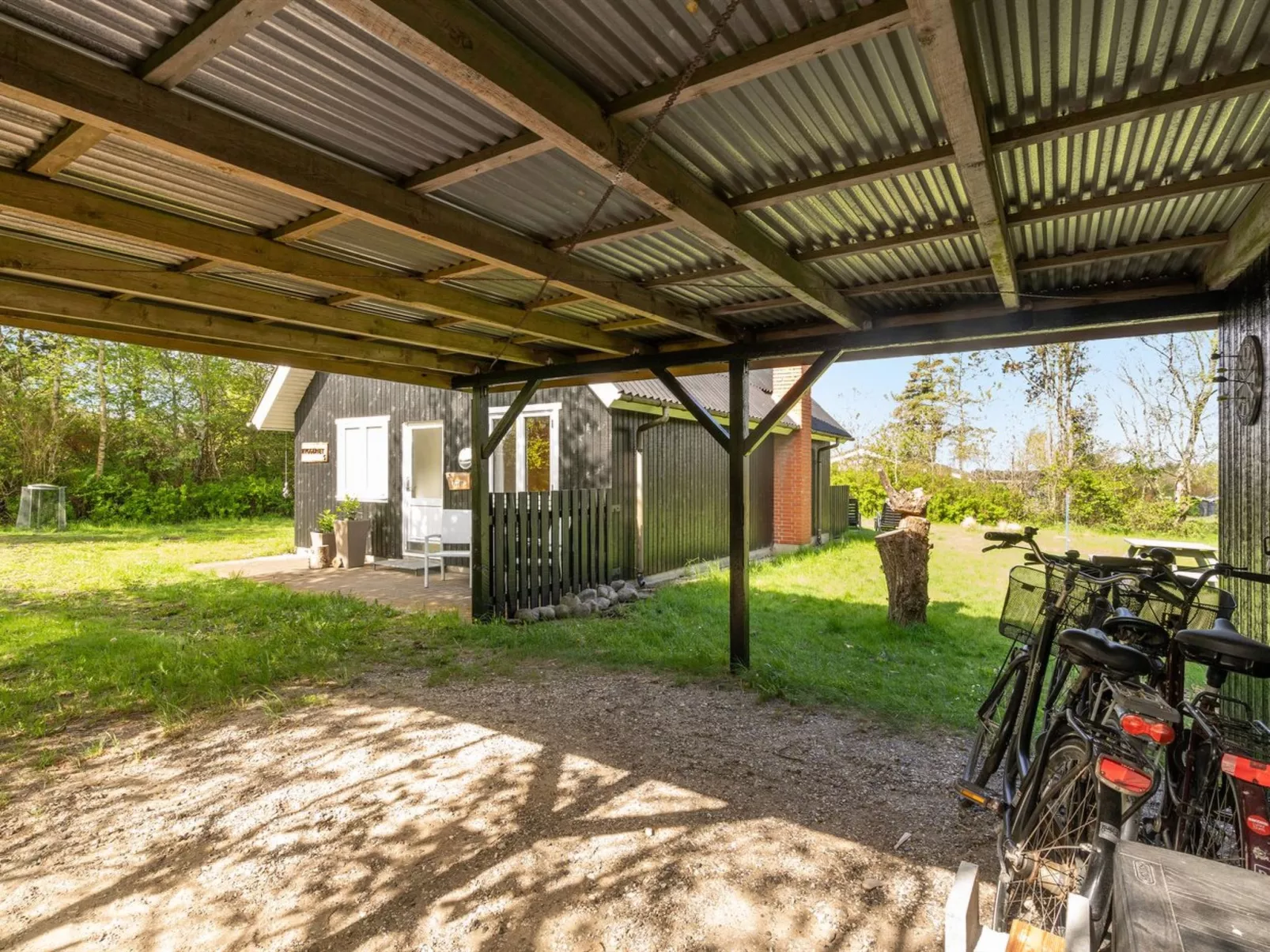 "Thina" - 750m to the fjord-Outside