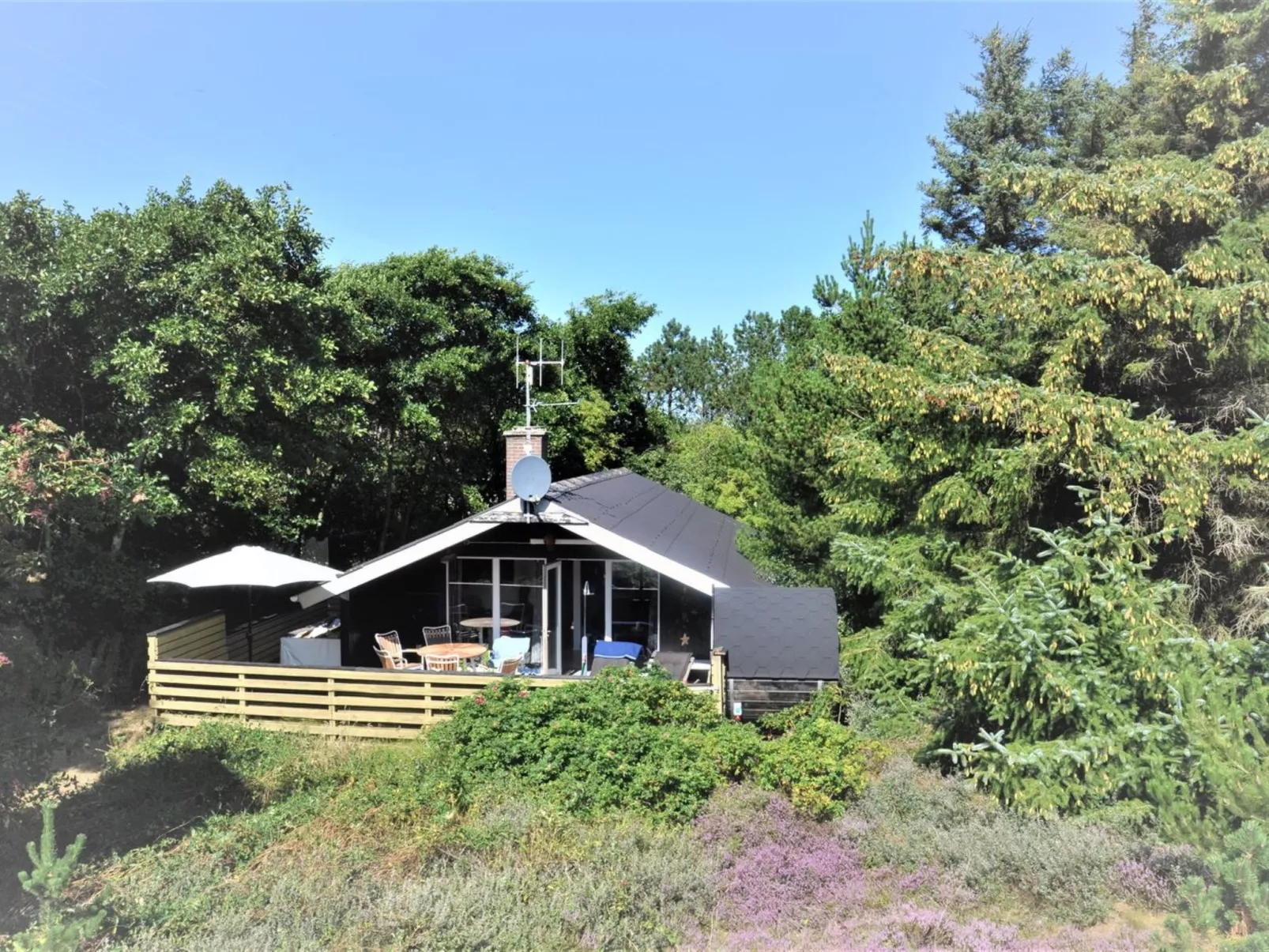 "Estelle" - 575m to the fjord-Outside