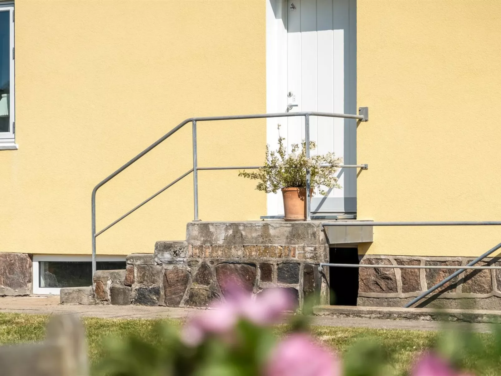 "Bruse" - 125m from the sea-Draußen