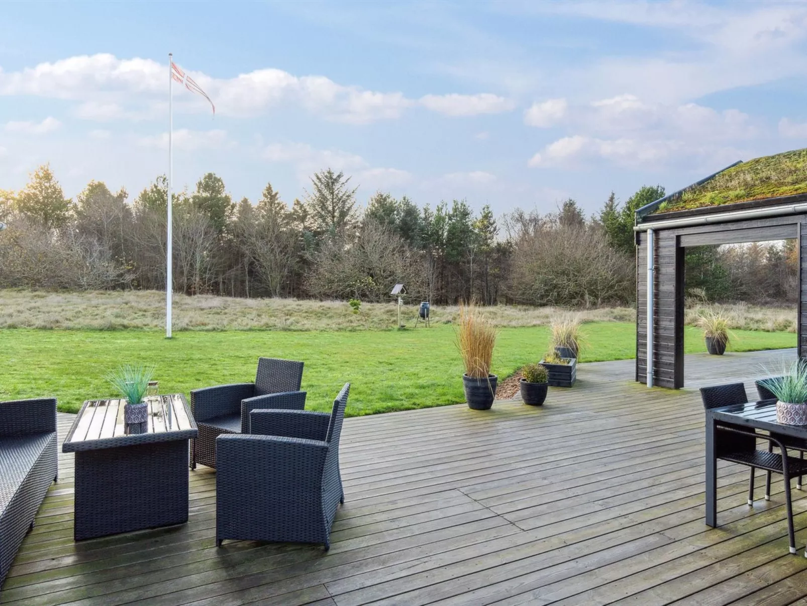 "Dyke" - 1.5km from the sea-Outside