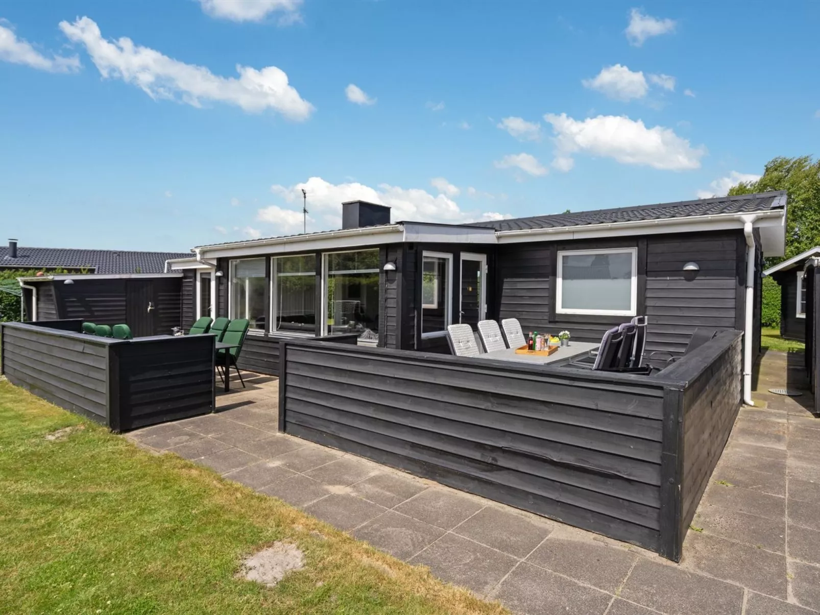 "Edel" - 650m from the sea-Outside