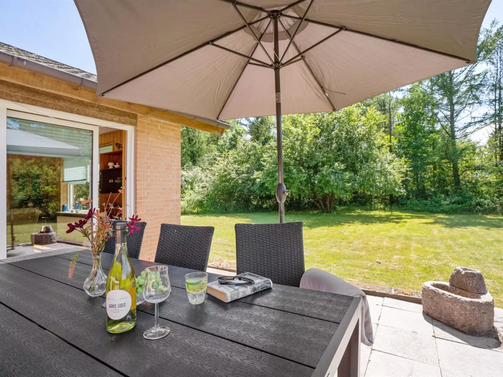 "Tille" - 700m to the fjord-Draußen