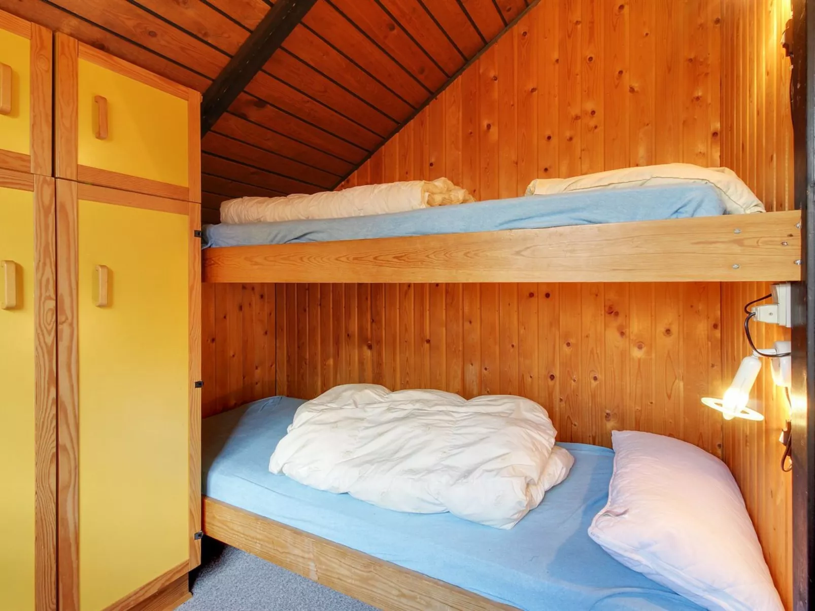 "Ingwin" - 250m to the fjord-Drinnen