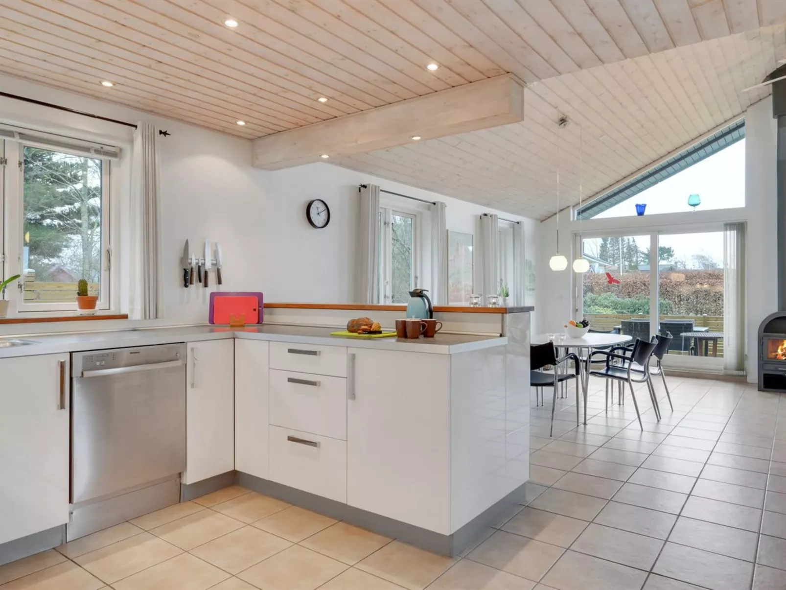 "Annesophie" - 300m to the fjord-Inside