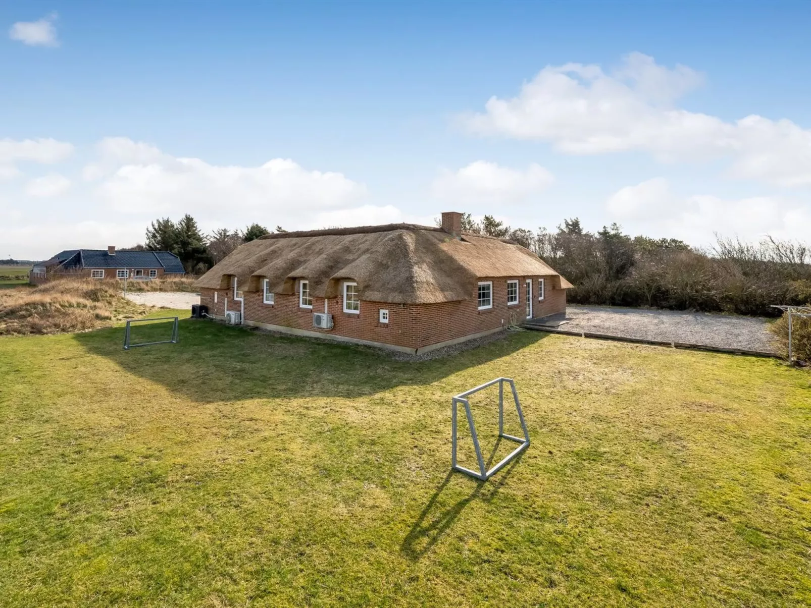 "Lemmikki" - 1.5km from the sea-Outside