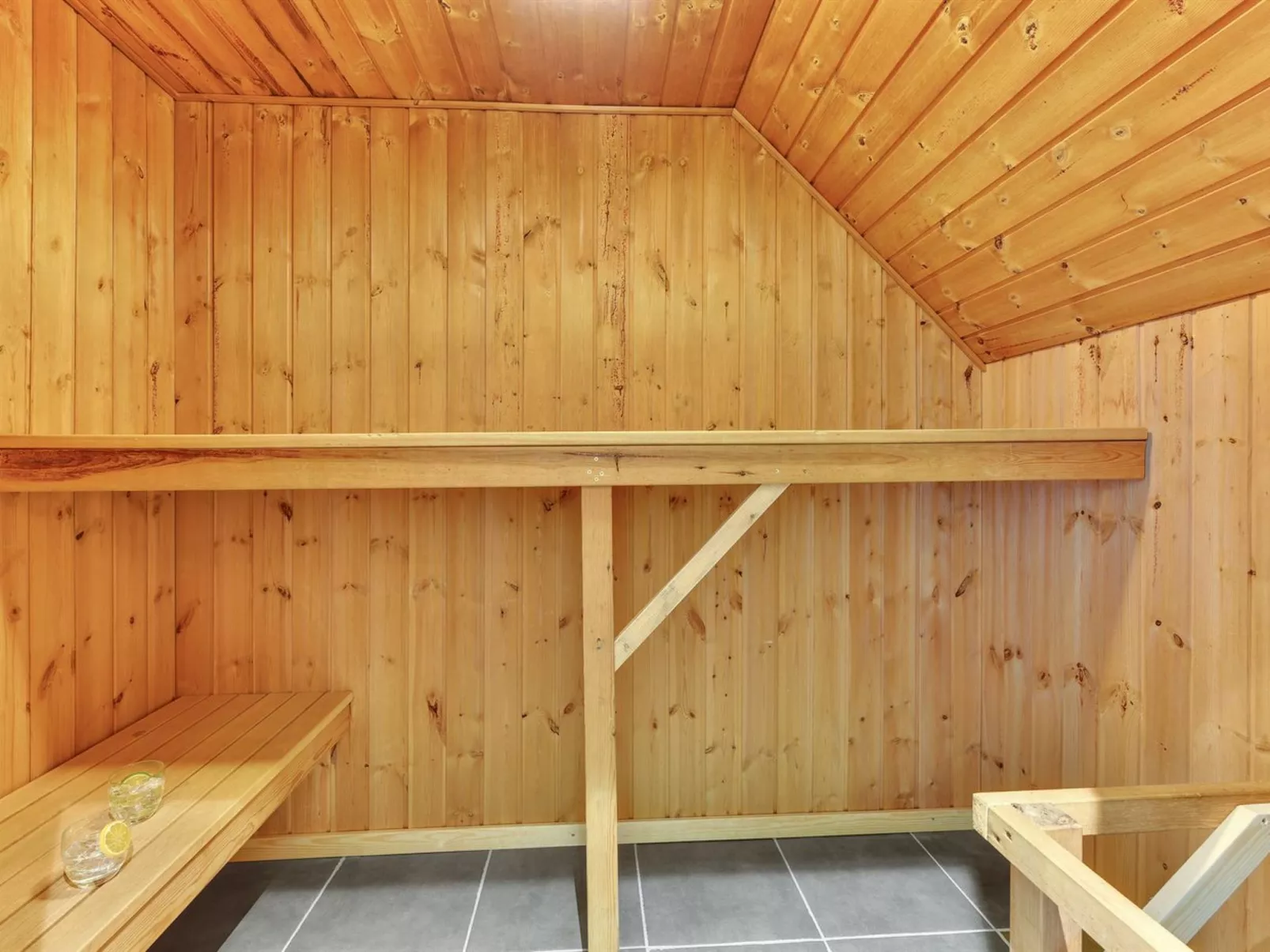 "Erla" - 2.3km from the sea-Inside