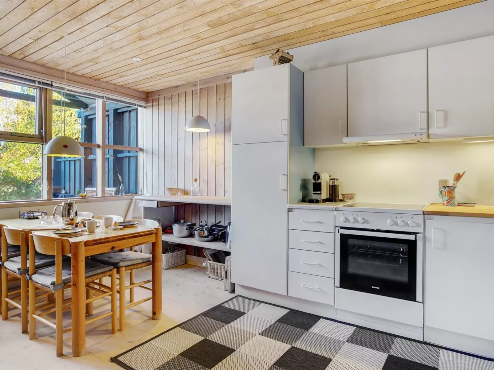 "Robert" - 250m from the sea-Inside