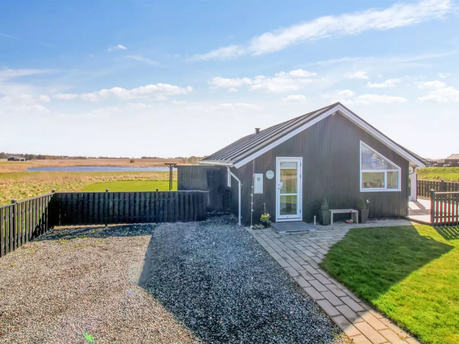 "Mirkka" - 1.5km from the sea-Outside