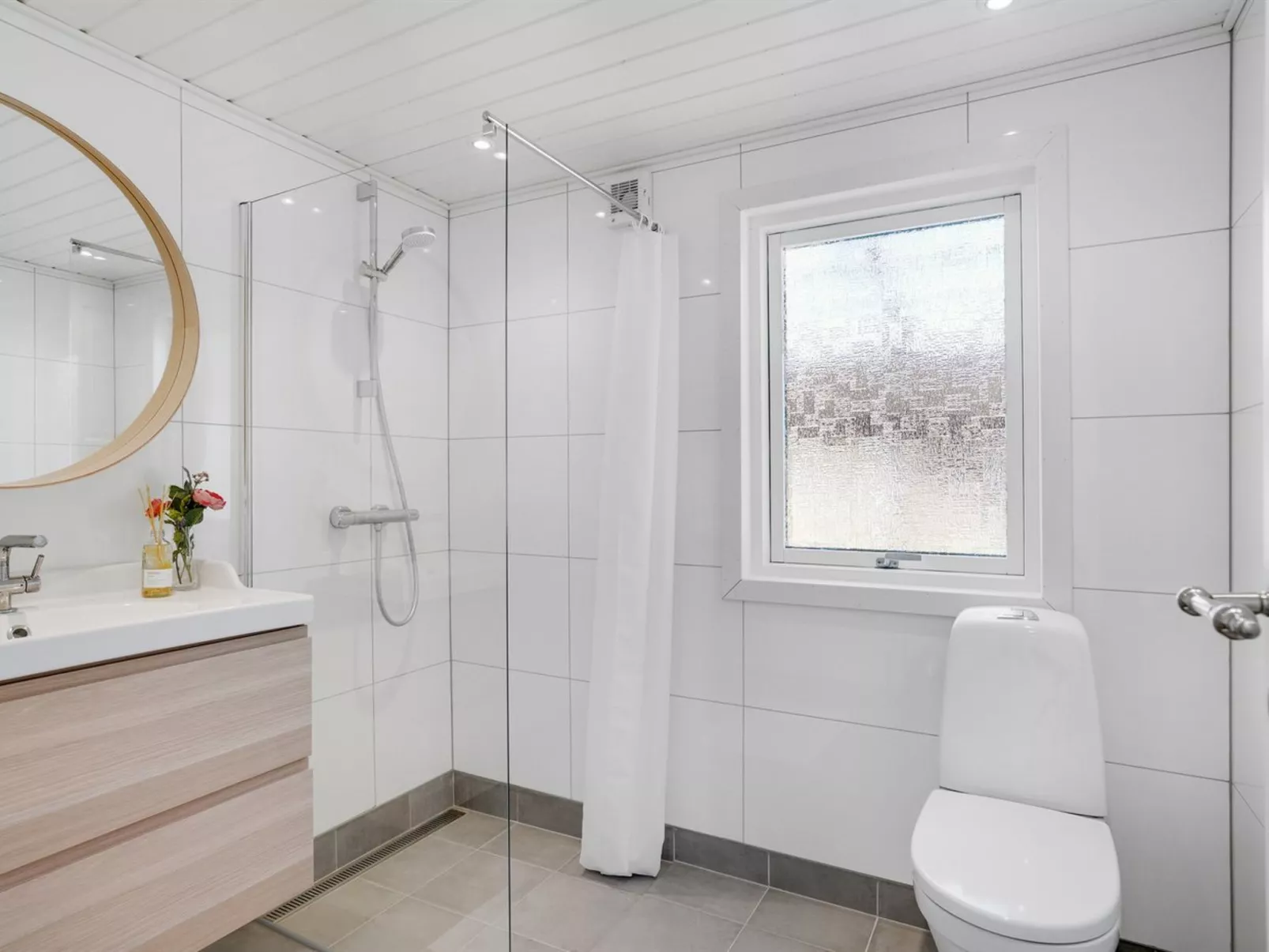 "Sveina" - 600m from the sea-Inside