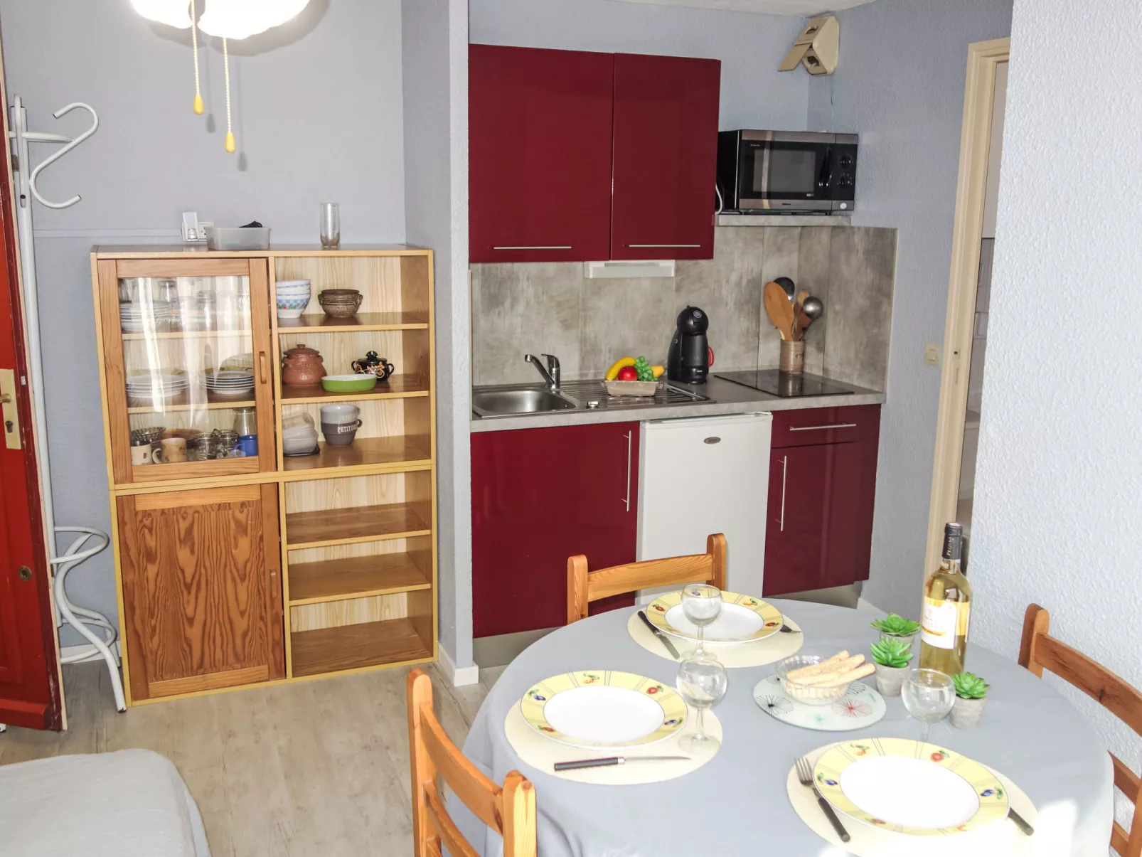 Les Mas de La Mer-Drinnen