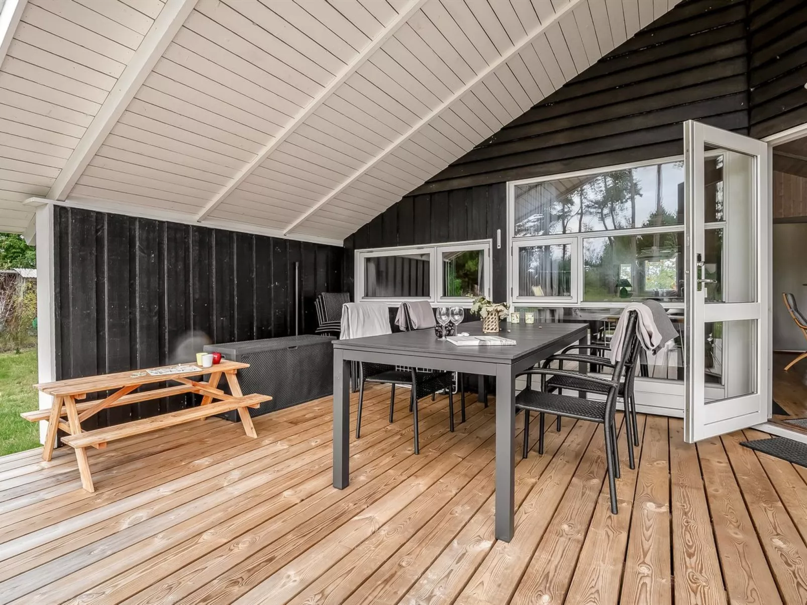 "Raafael" - 175m from the sea