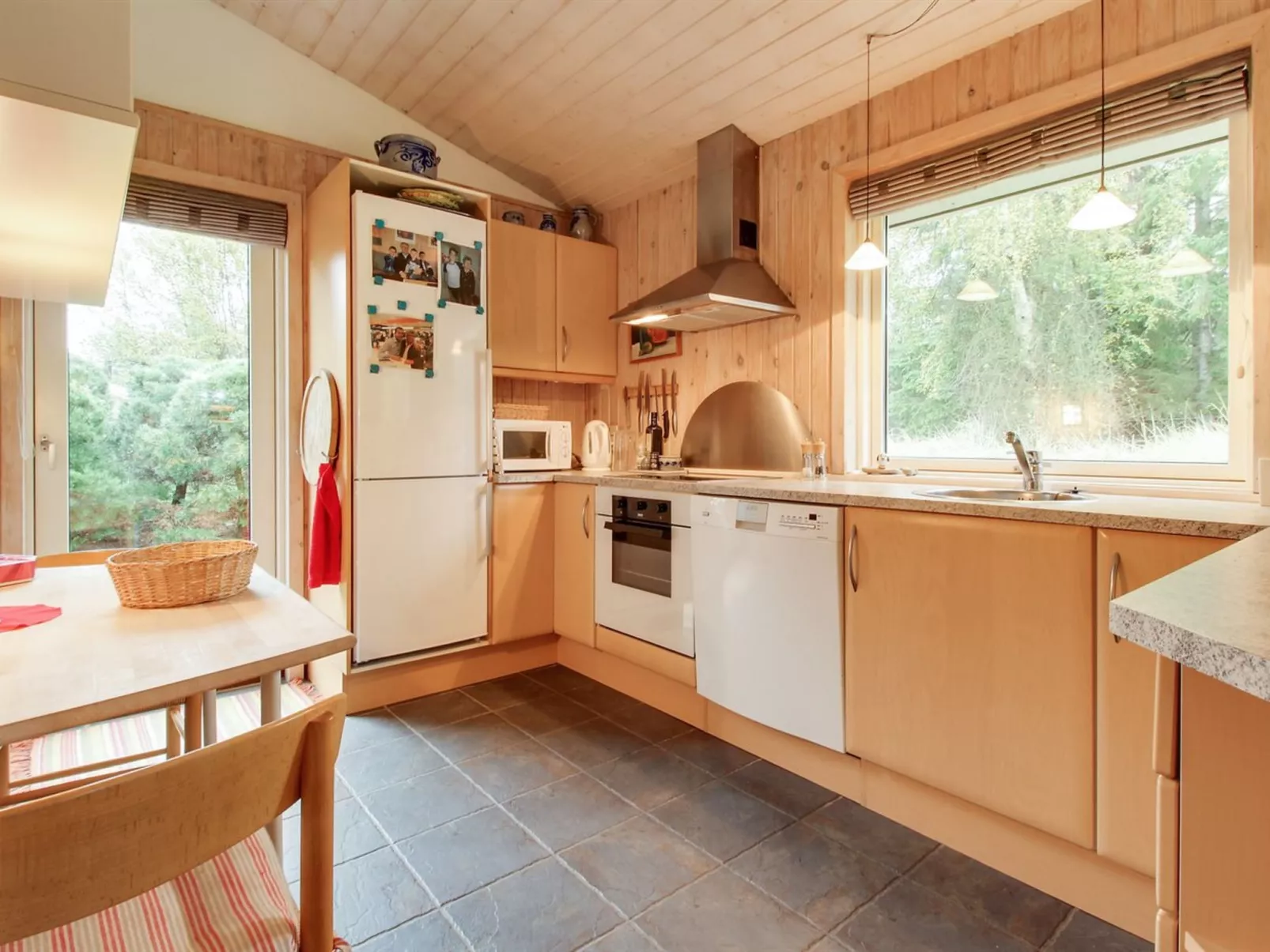 "Erja" - 150m from the sea-Drinnen