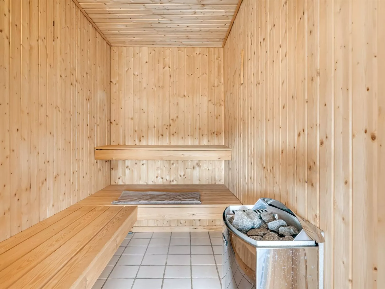 "Ferdine" - 1.5km from the sea-Drinnen