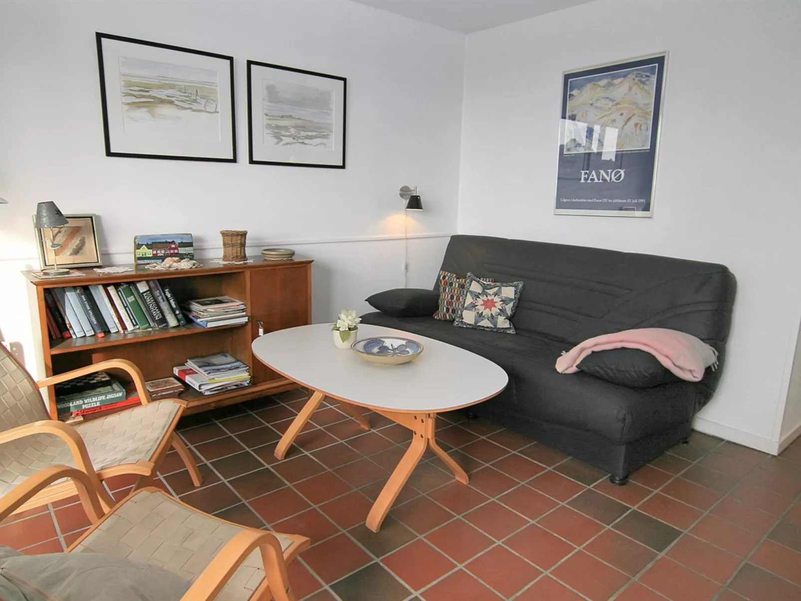 "Else" - 100m from the sea-Inside