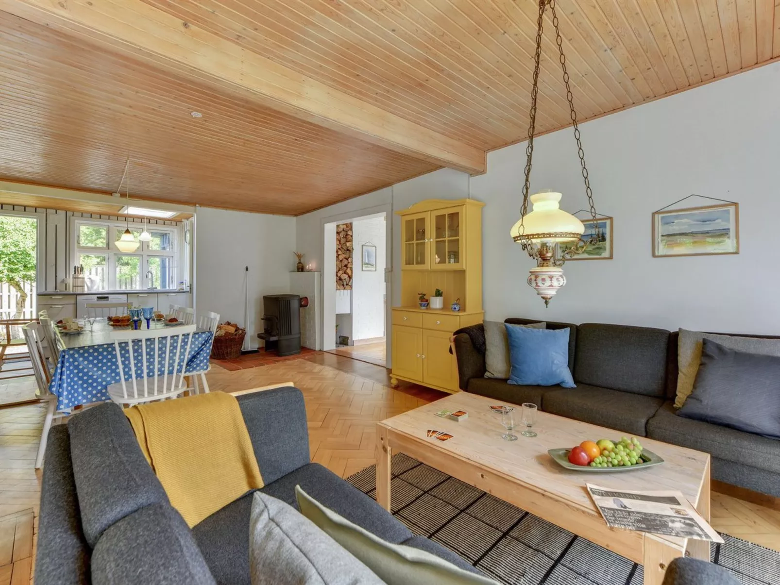 "Sebastian" - 100m to the fjord-Inside