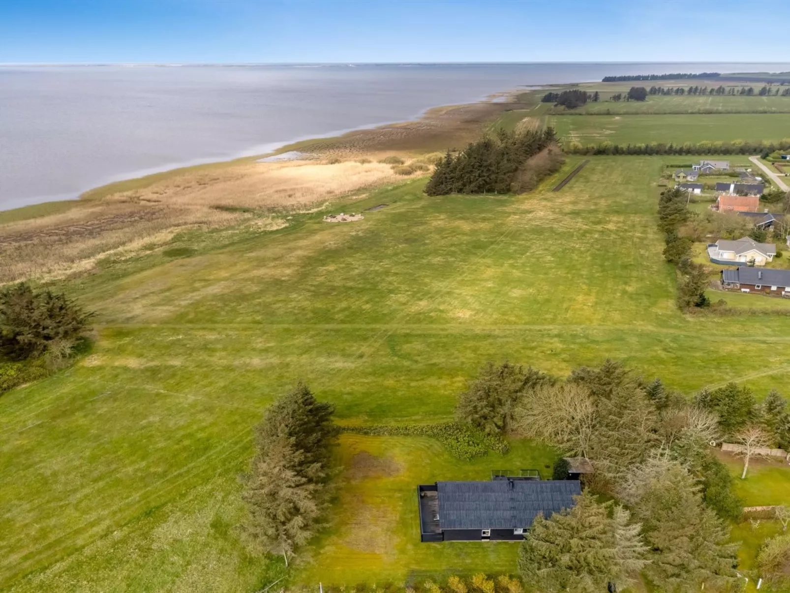 "Aleida" - 100m to the fjord-Outside