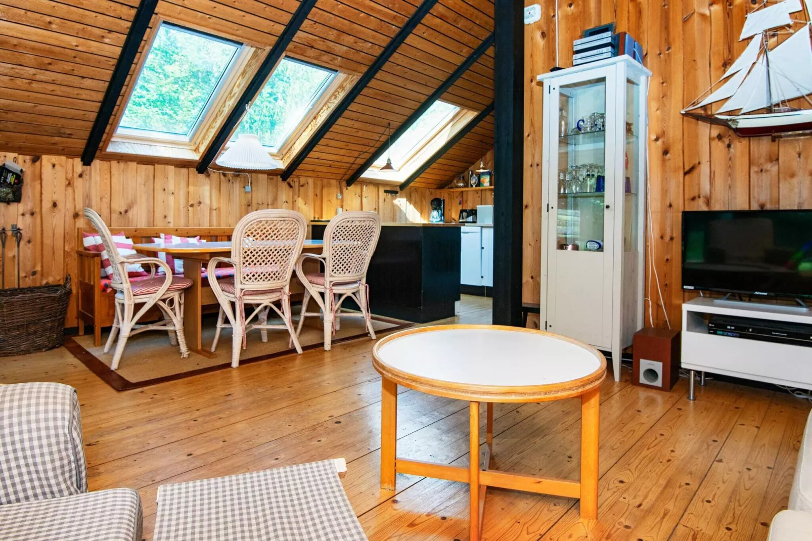 5 person holiday home in Glesborg-By Traum-Indoor