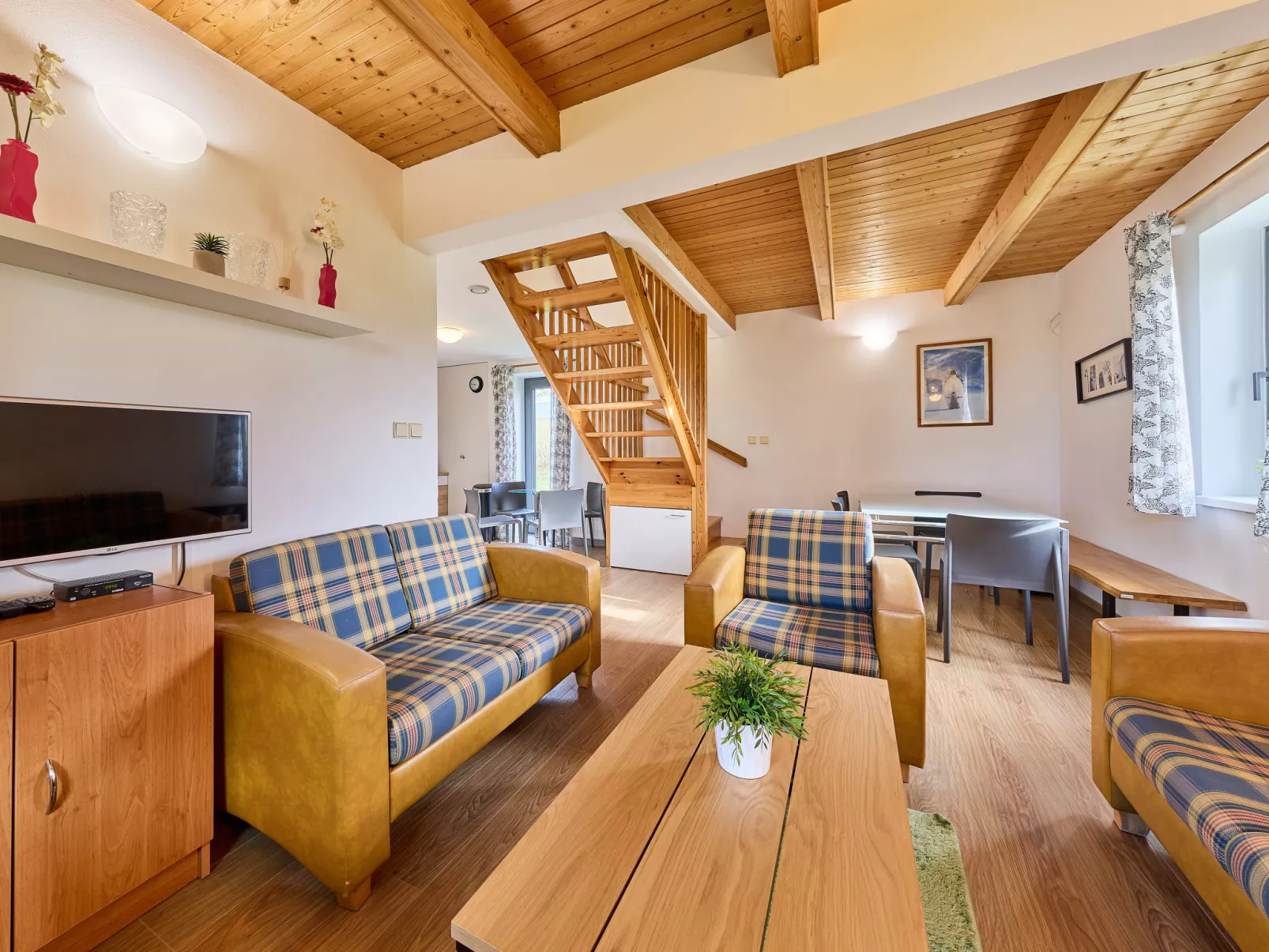 Holiday Hill 58-Dedans