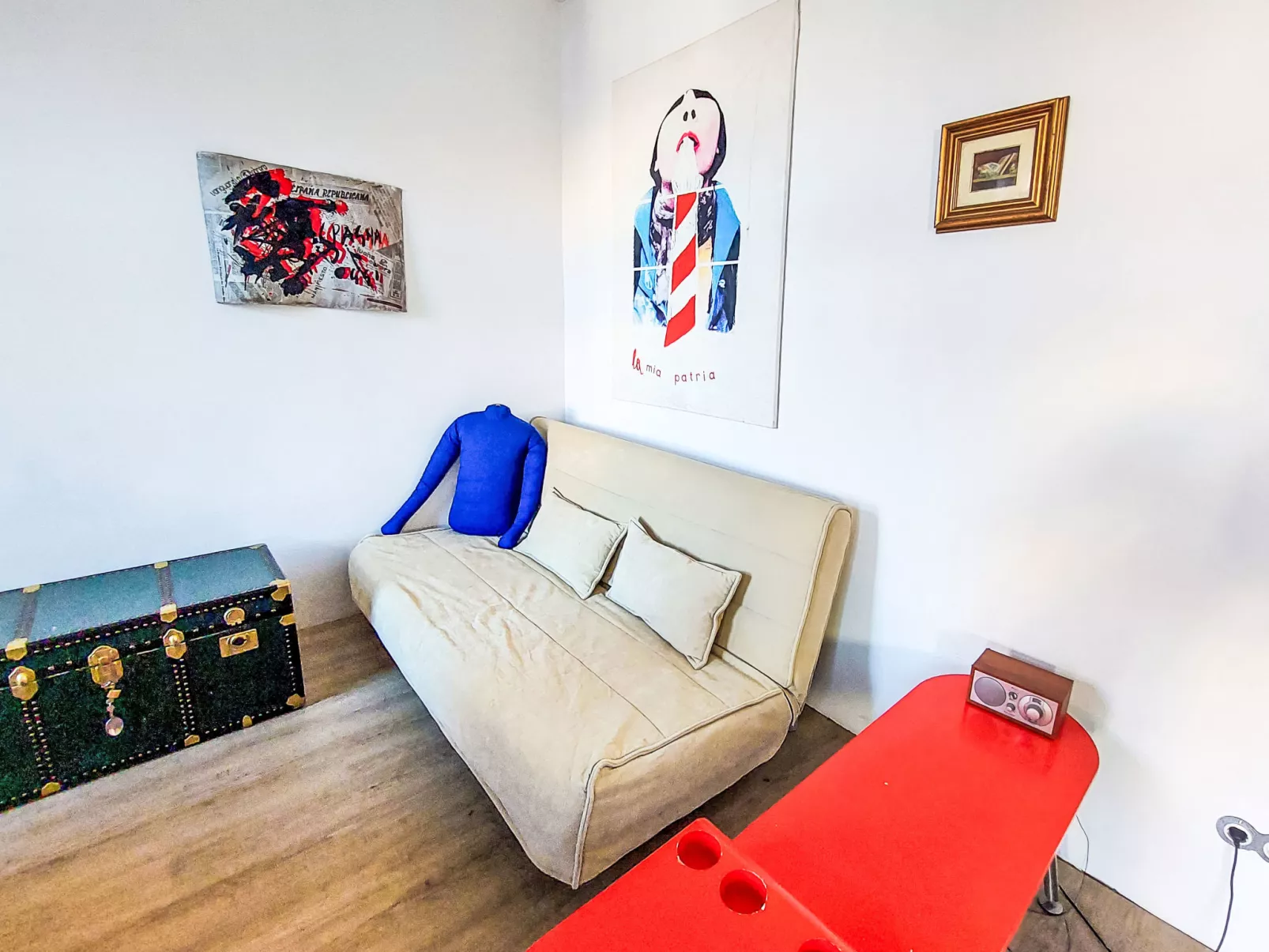 Happy Pasetti-Inside