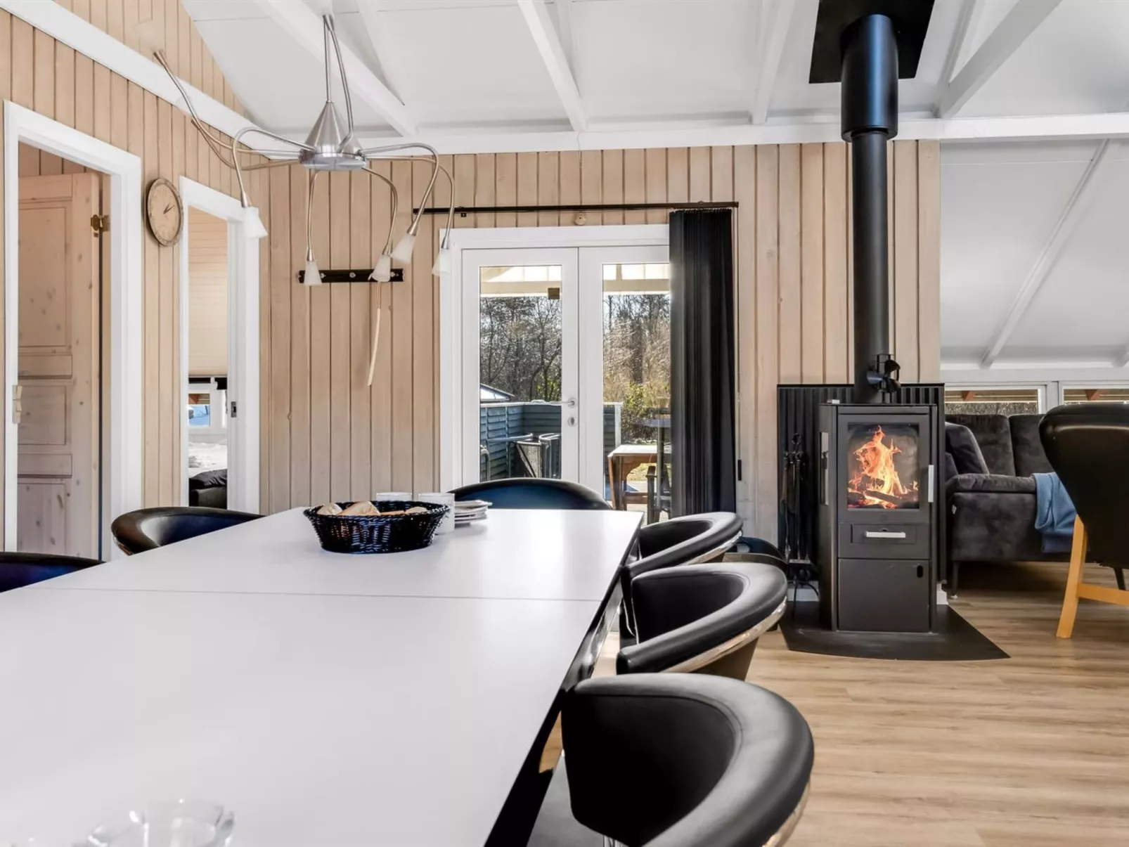 "Thorolf" - 30km from the sea-Inside