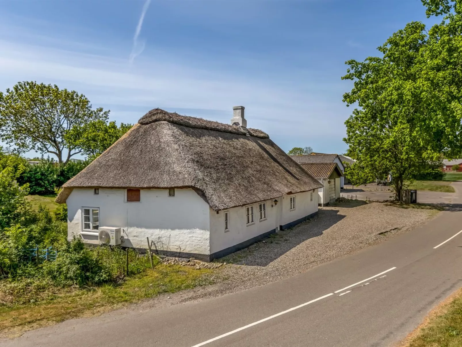 "Aughe" - 25km from the sea-Draußen